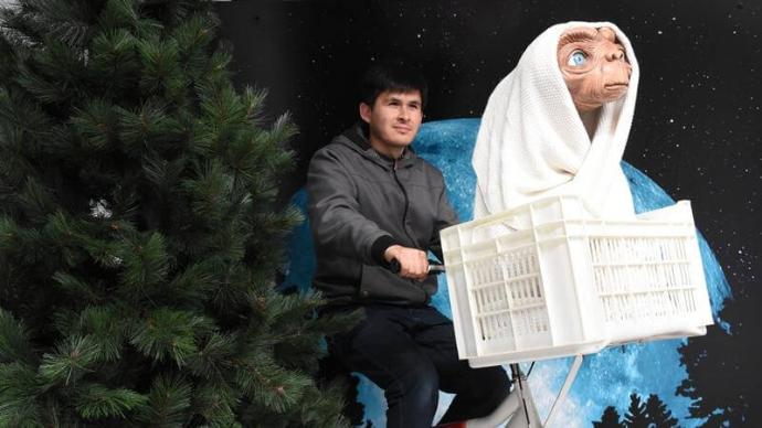 hyperrealistic museum in cusco e.t. the extra terrestrial